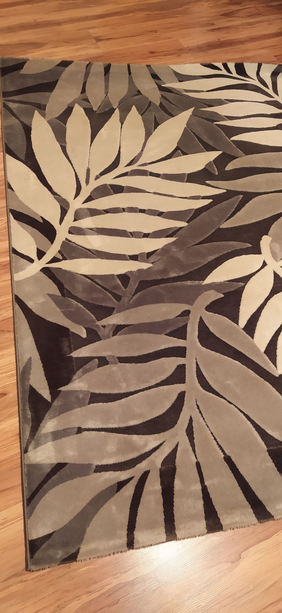 Nowoczesny dywan z krótkim włosiem, liście, odcienie szarości 130/190
