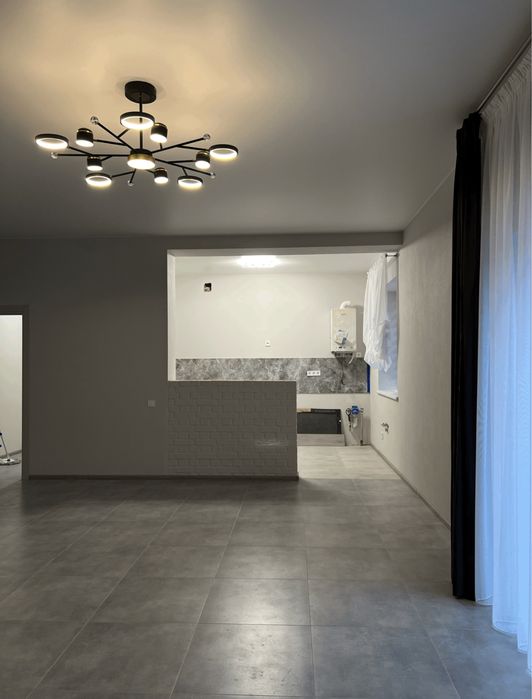 Котедж на Щасливому з великою ділянкою 4.7 сотки!