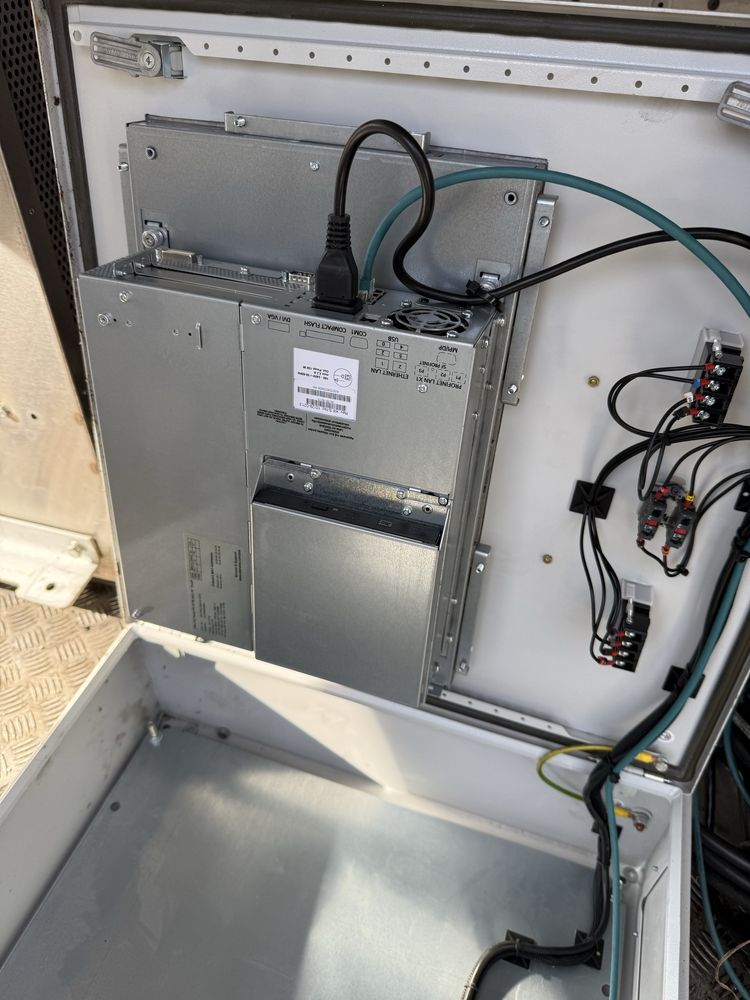 Szafy sterownicze , panel ( rentgen samochodowy ) siemens / hirschmann