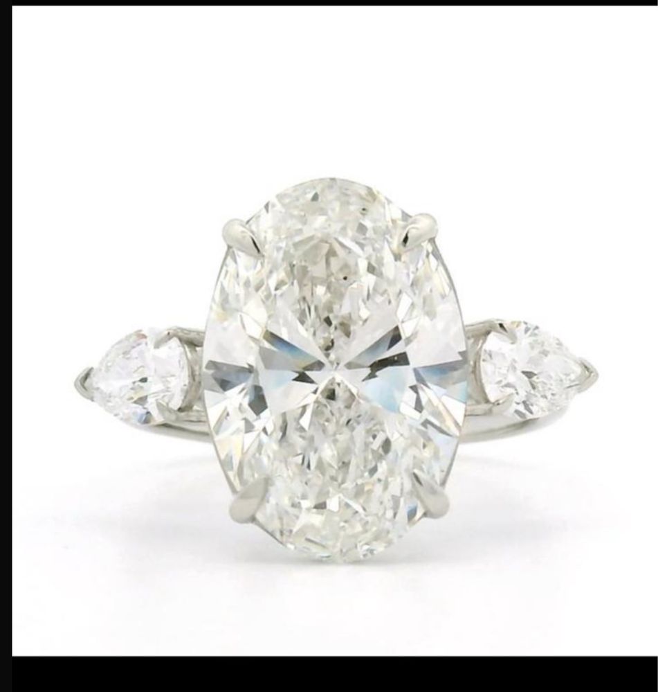 Anel com diamante de 7,11 kilates