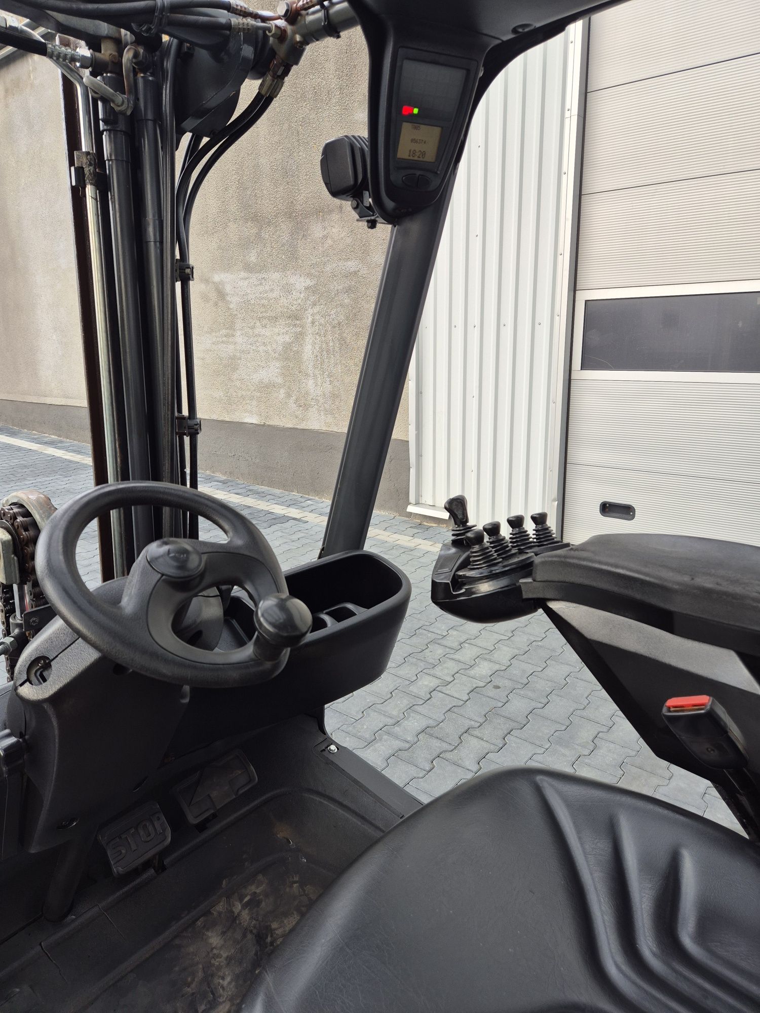 Wózek widłowy LINDE H20D, triplex, przesuw, DIESEL, terenowy