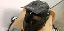 Capacete de BMX Monster usado em bom estado