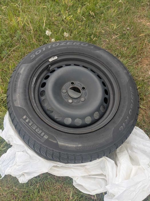 Komplet kół (Pirelli Winter Sottozero 3 215/60R16 99H)