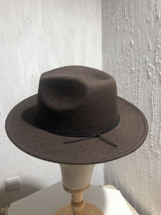 Фетрові капелюхи великого розміру