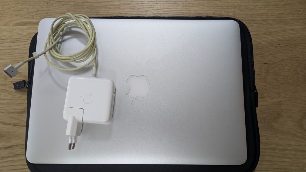 Apple MacBook Pro 13 " + Bolsa + Carregador Original