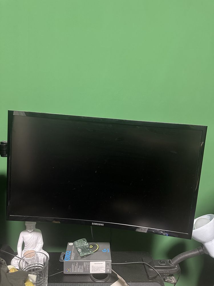 Вигнутий монітор Samsung cf396 24