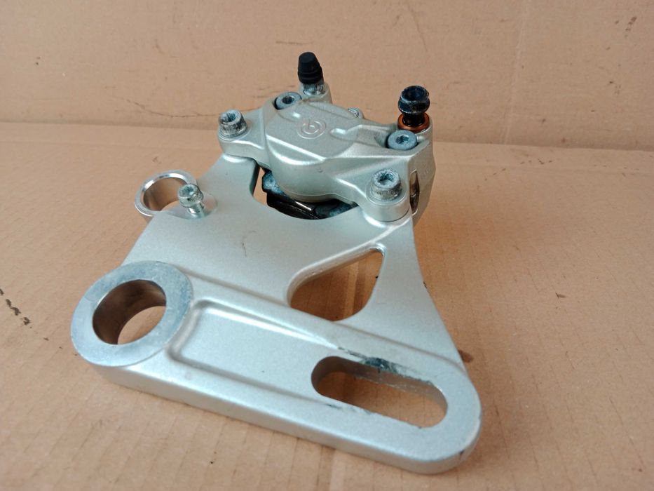 Ducati Monster 696 Zacisk Hamulcowy Tył BREMBO Klocki Hamulcowe Kopyto