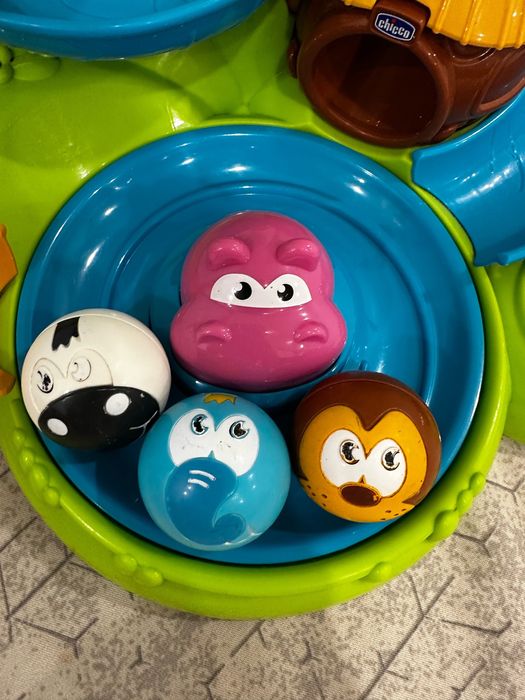 Іграшки для найменших, чудо острів Chicco