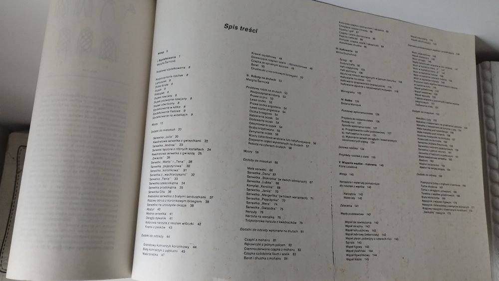 Robótki ręczne - szydełkowanie, haft, dzianie na drutach, makram