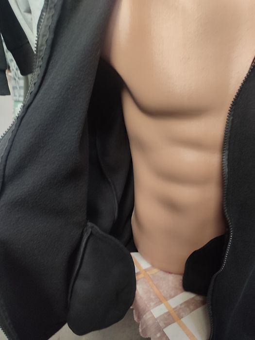 Кофта з флісу з кишенями на замках