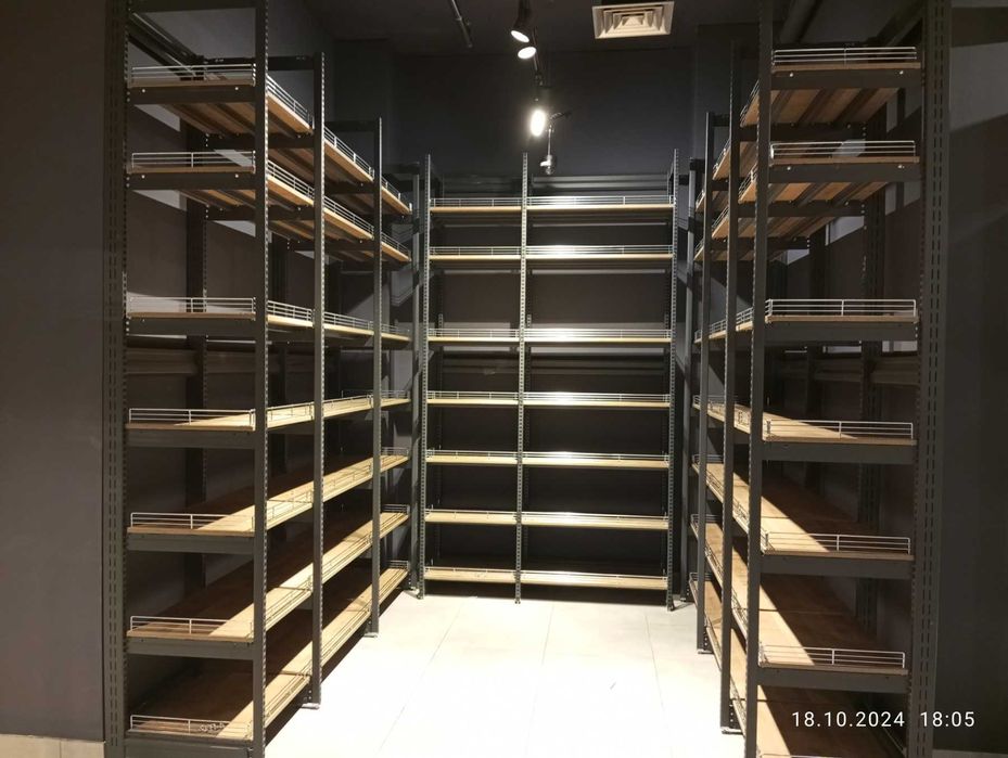 Торговые стеллажи. Касса. Касове обладнання. Полки в наличии. Холод