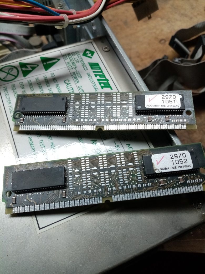 Komputer z 1997 roku.