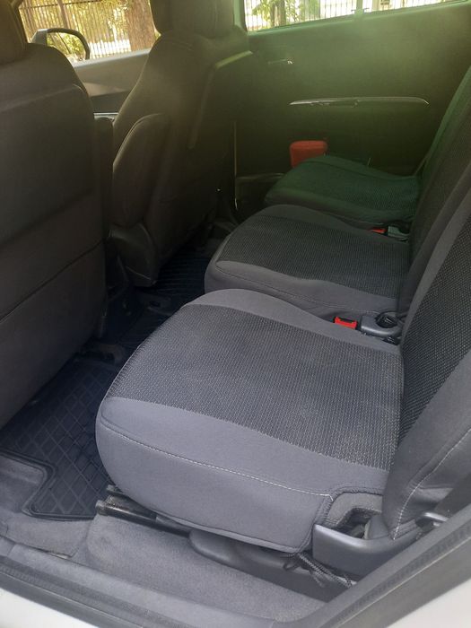 Продам Peugeot 5008