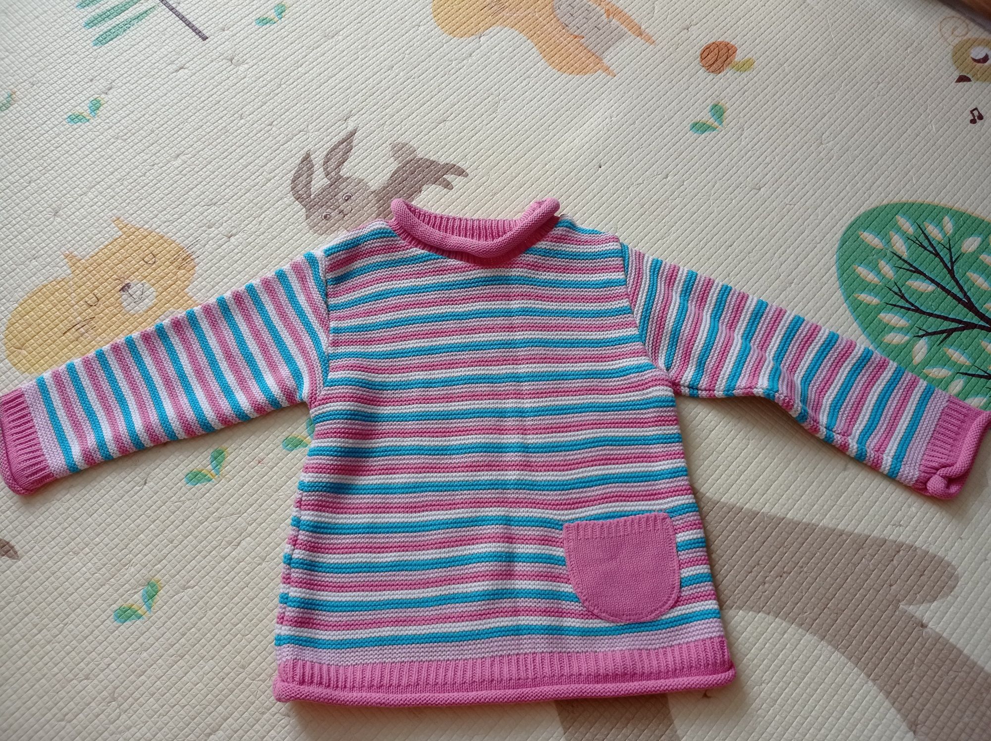 Różowy sweter dla dziewczynki - rozmiar 110