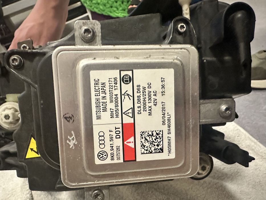 Продаёться две правых фары для Volksvagen Taureg 2017 года