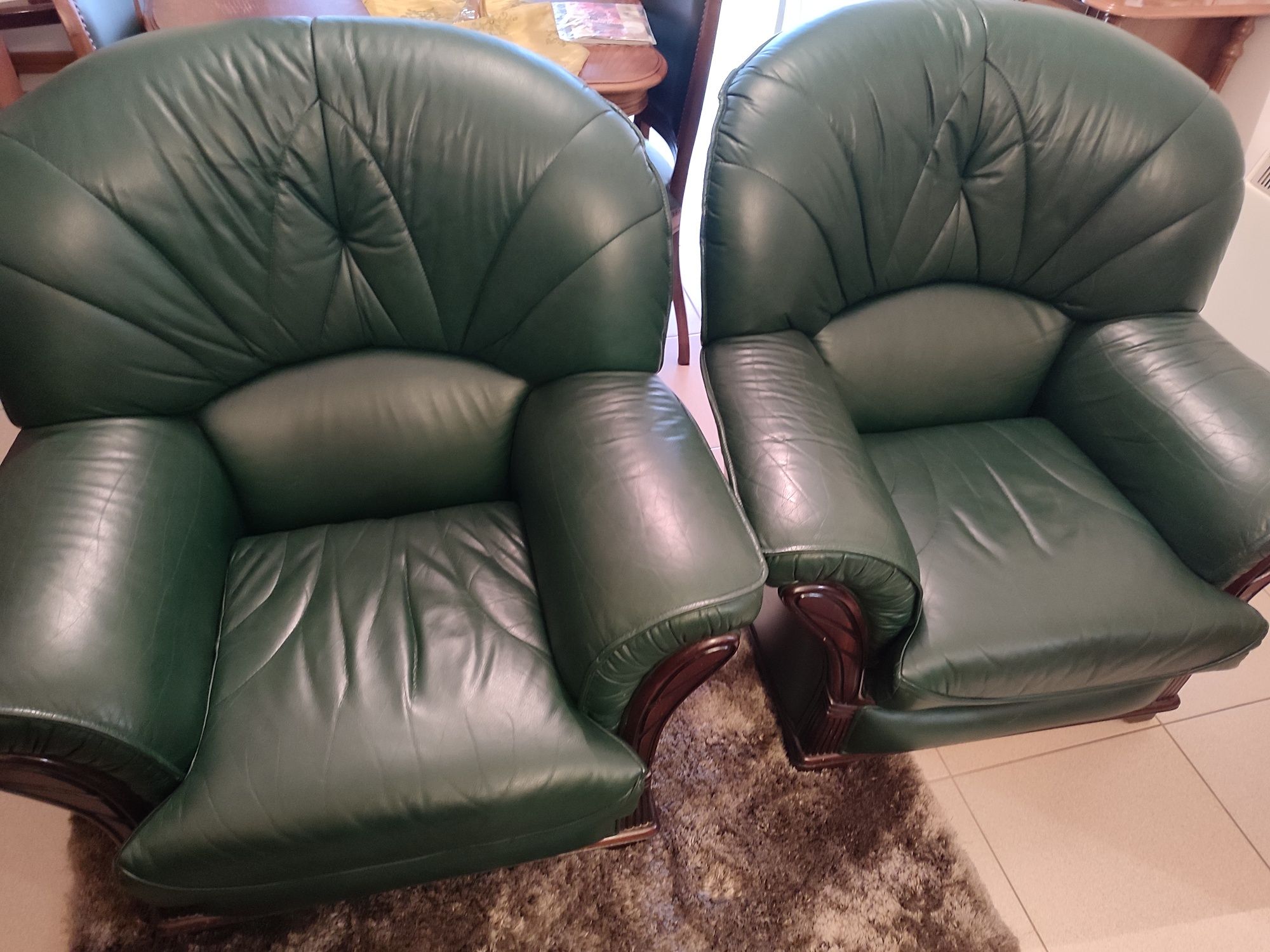 Conjunto de sofás em pele