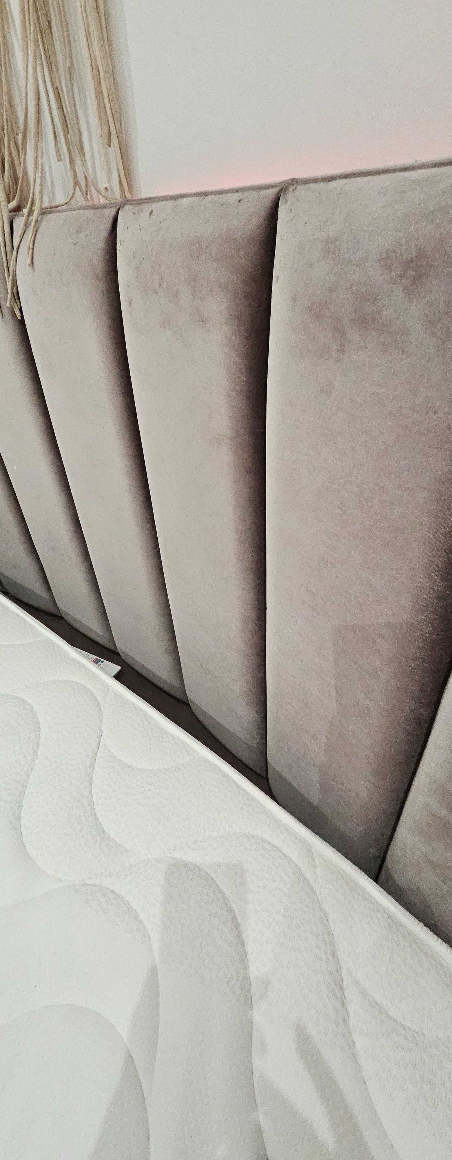 Cama Com cabeceira em tecido - king size