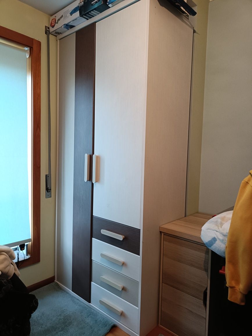 Quarto (berço) completo de, bebé a jovem
