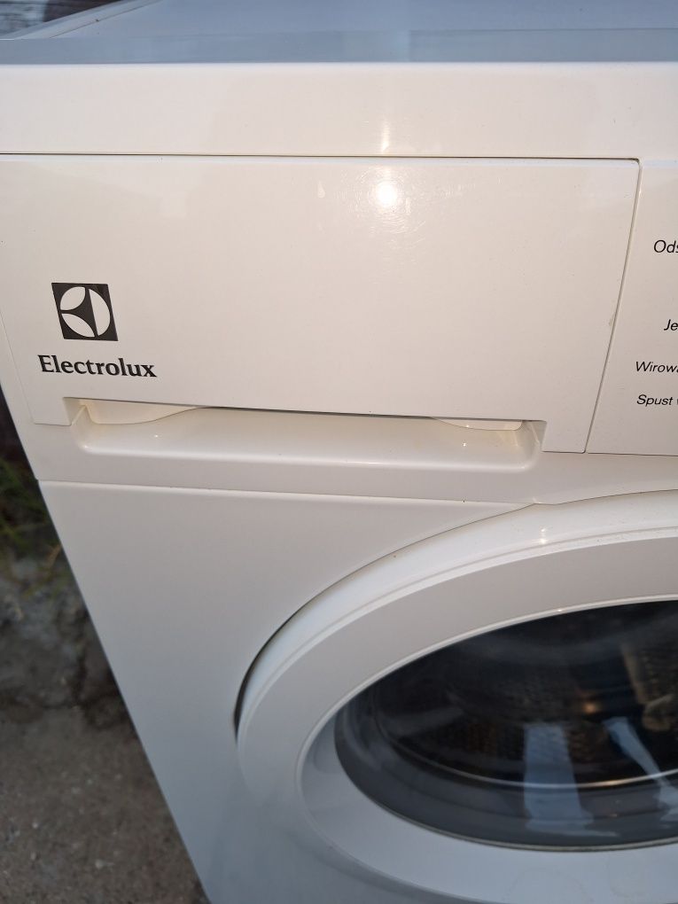 Pralka Electrolux 5kg slim 40cm do małej łazienki - możliwy transport