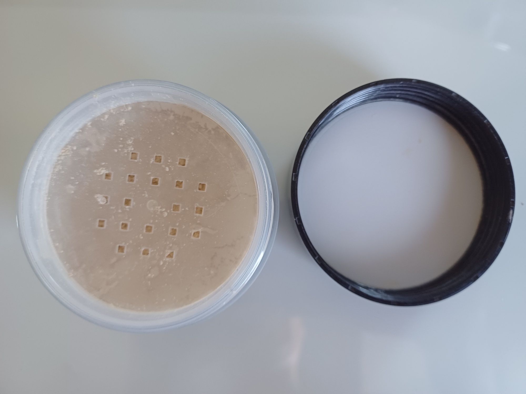 Laura Mercier - Translucent Loose Setting Powder
Translucent
Pielęgnac