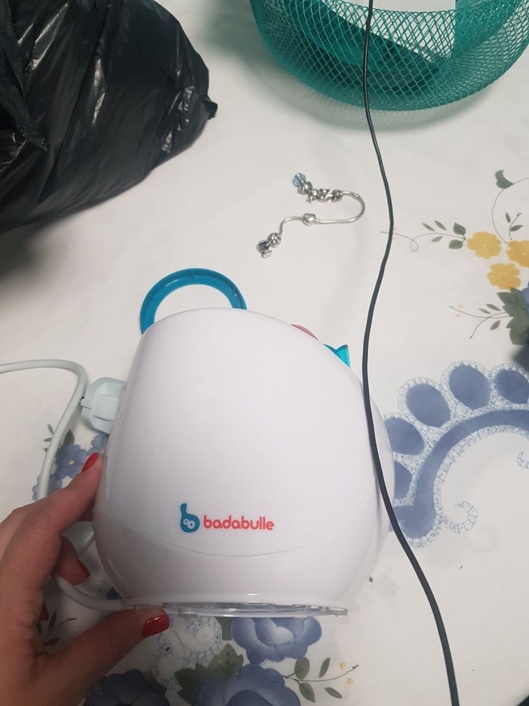 Aquecedor para biberons da marca Badabulle.