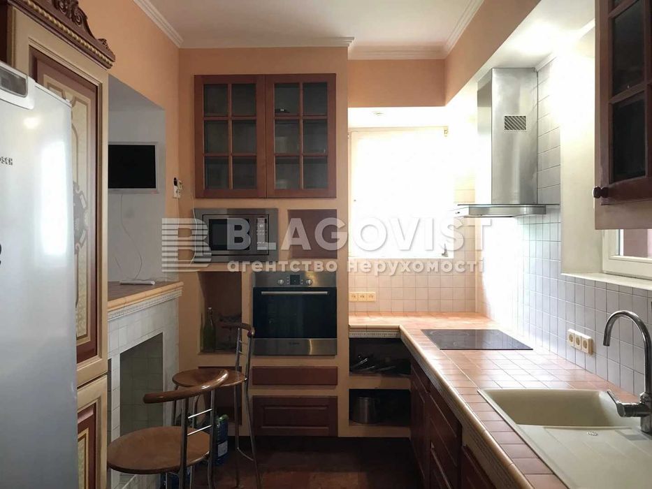 Продаж 3х пов. будинку 400м2, Деміівка