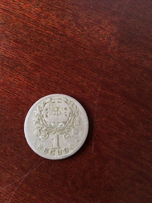 Moeda valiosa de alpaca de 1 escudo de 1927