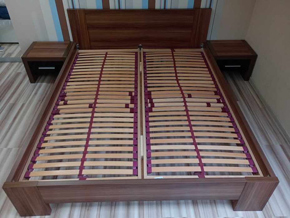 Meble do sypialni łóżko 160x200 cm szafki nocne komoda