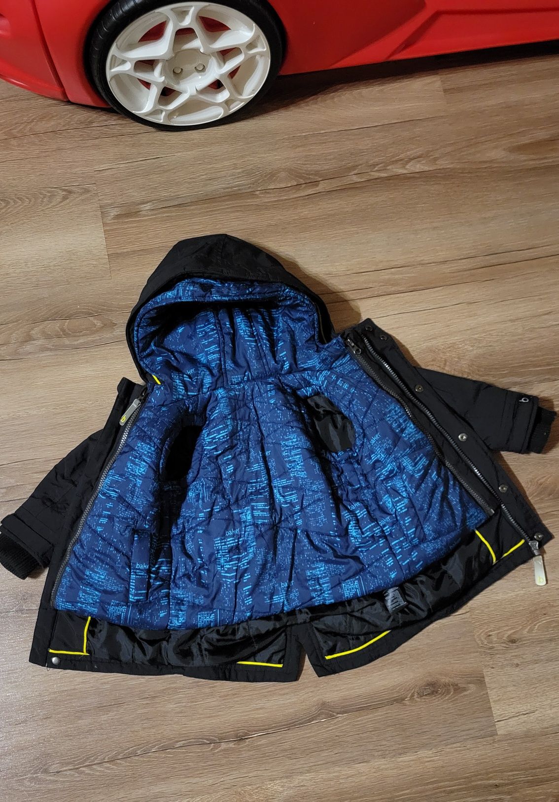 Продам классную куртку парку с подстёжкой Ted Baker3 в 1