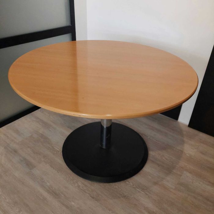 Mesa de Reunião Tampo em Madeira 110cm de diâmetro