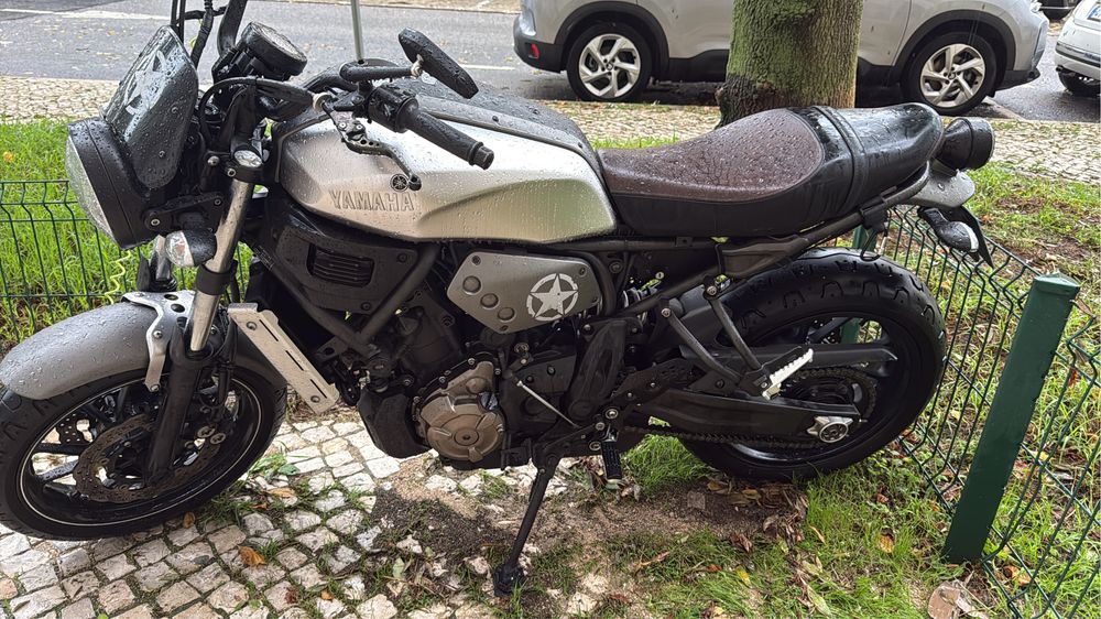 Yamaha xsr700 bem estimada