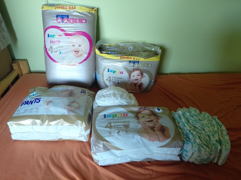 Zestaw pieluch i pieluchomajtek