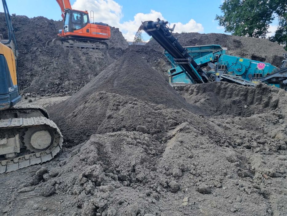 Ziemia ogrodowa czysta  kamień drenażowy  iinne materiały sypkie