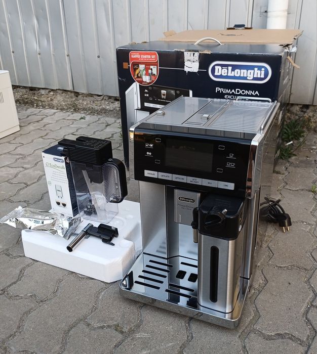 Кавомашина кавоварка Delonghi PrimaDonna exclusive ESAM 6900 гарячий ш