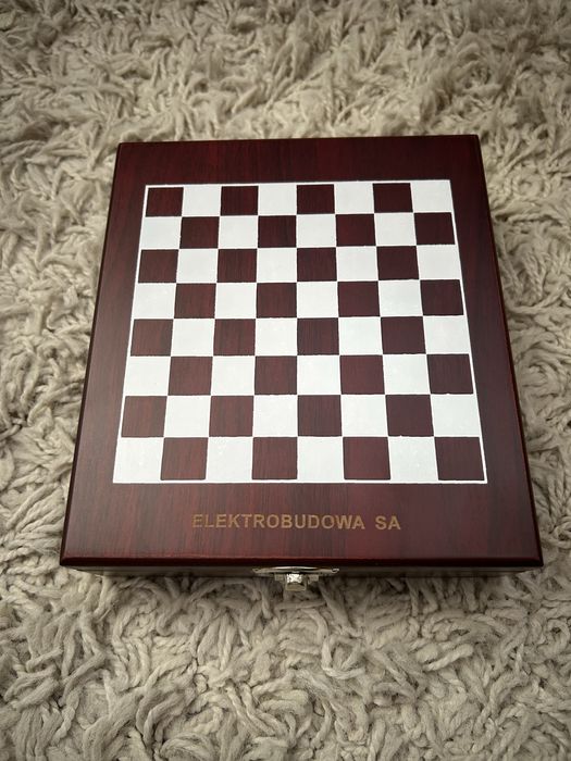 Szachy warcaby Zestaw do wina Drewniane pudelko