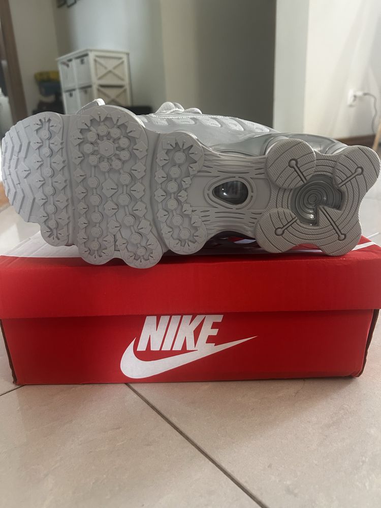 Nike shox nowe .