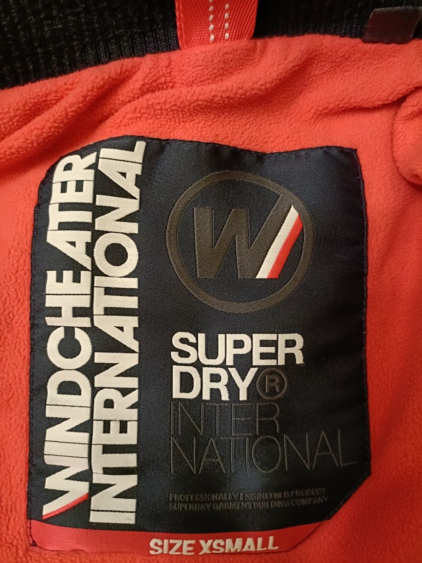 Kurtka z kapturem superdry