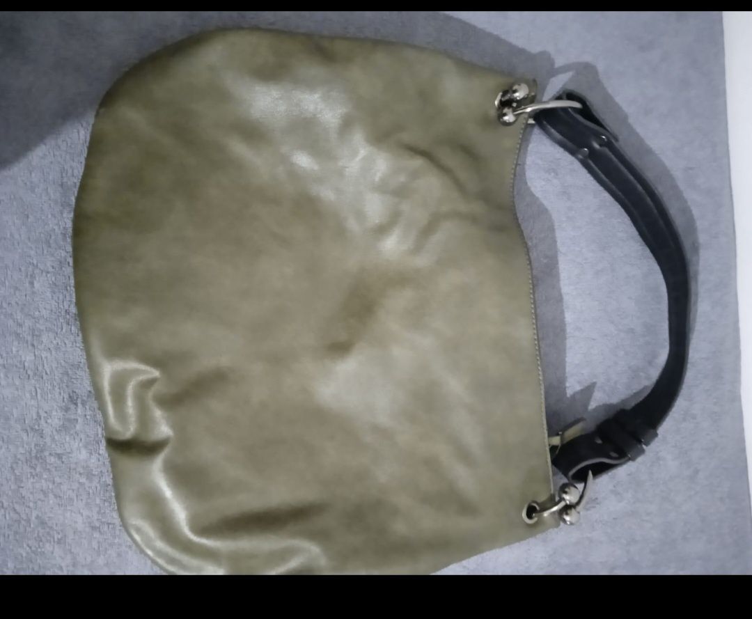 Mala cor verde militar