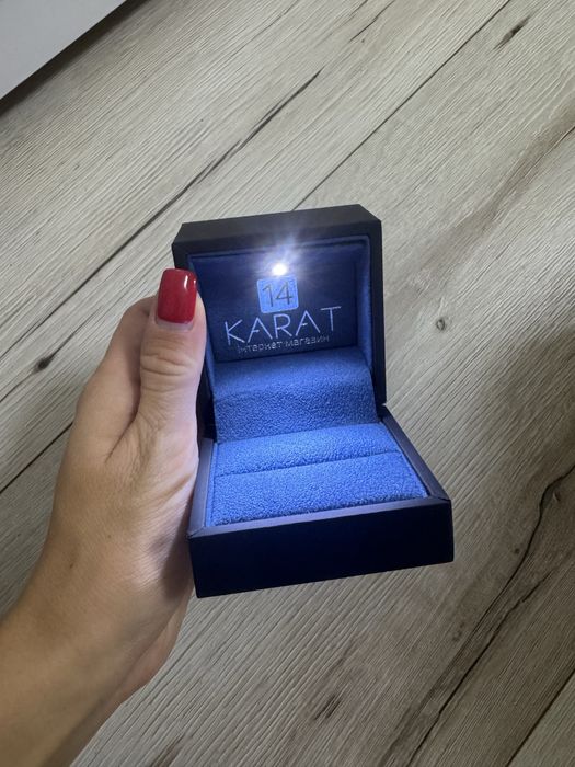 Коробка для каблучки з ліхтариком