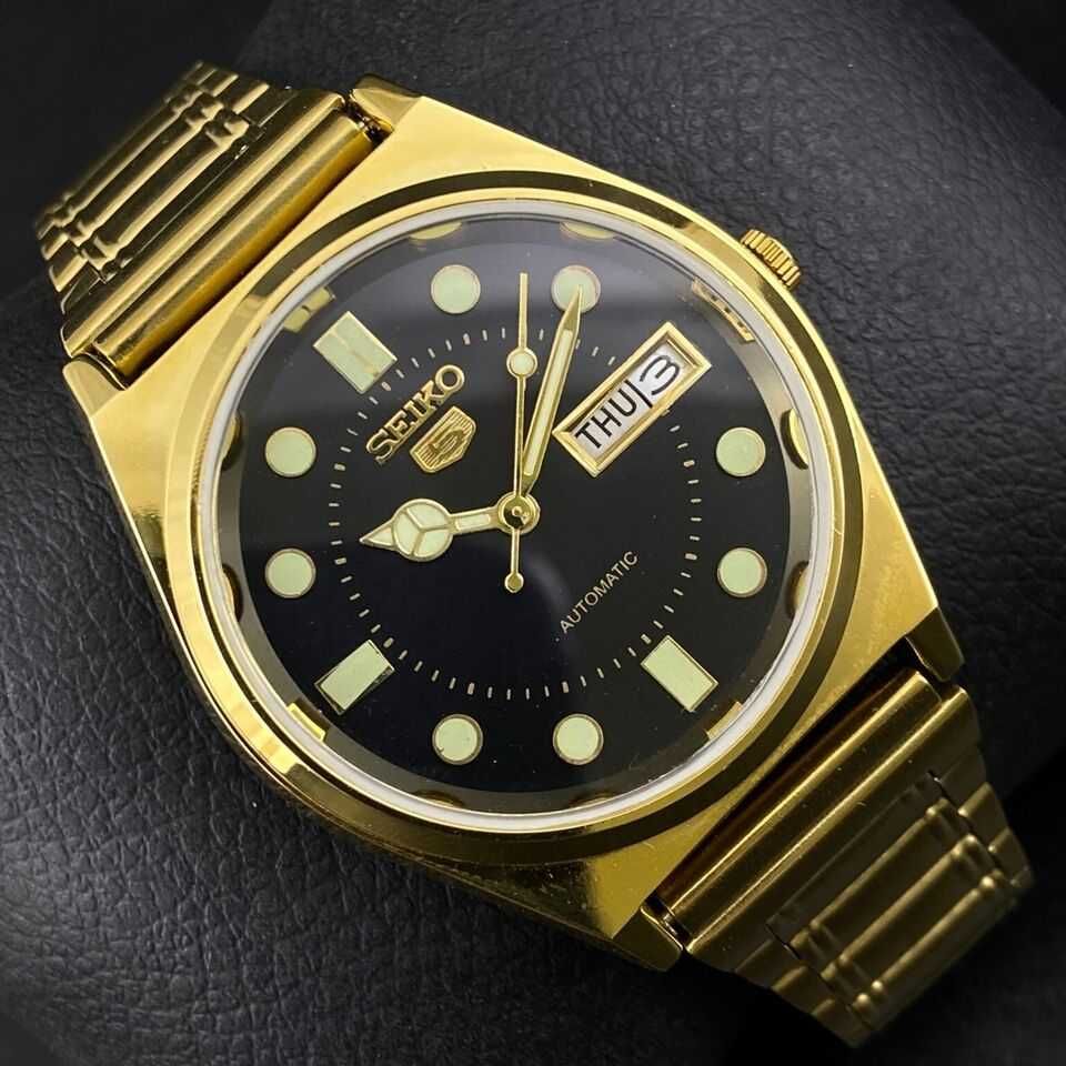 O relógio de pulso masculino vintage Seiko 5 automático