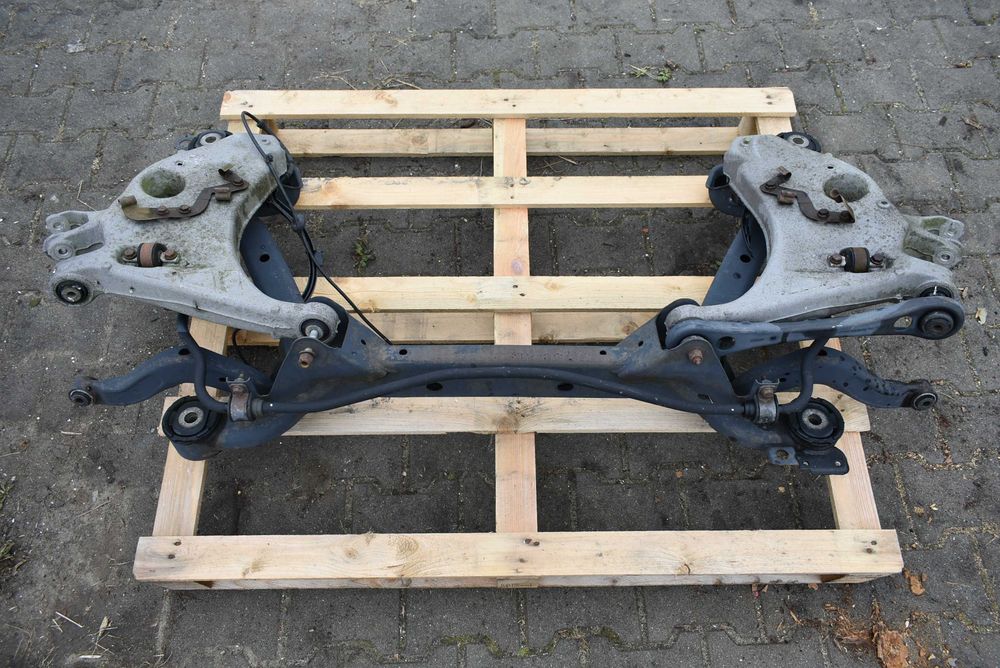 Audi A4 B6 sanki wózek tył trawers