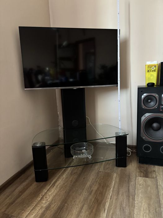 Stolik szklany Rtv do zawieszenia telewizora