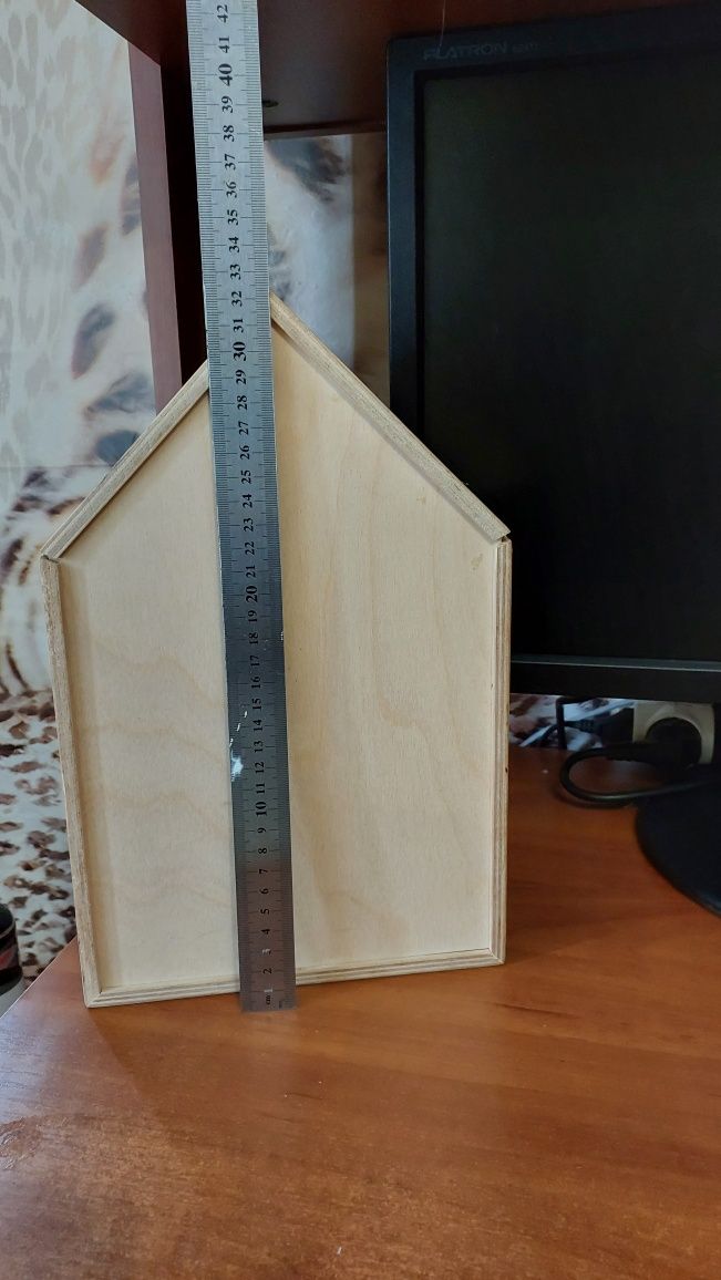 Коробка из фанеры в форме домика