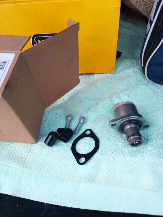 Регулятор тиску палива