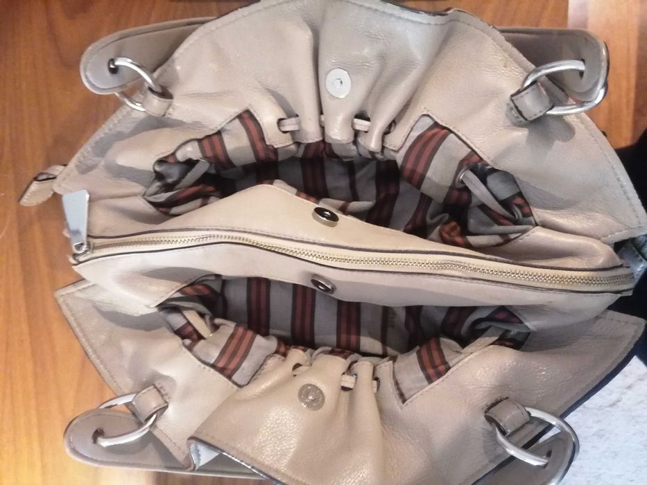 Mala carteira em pele da Coccinelle