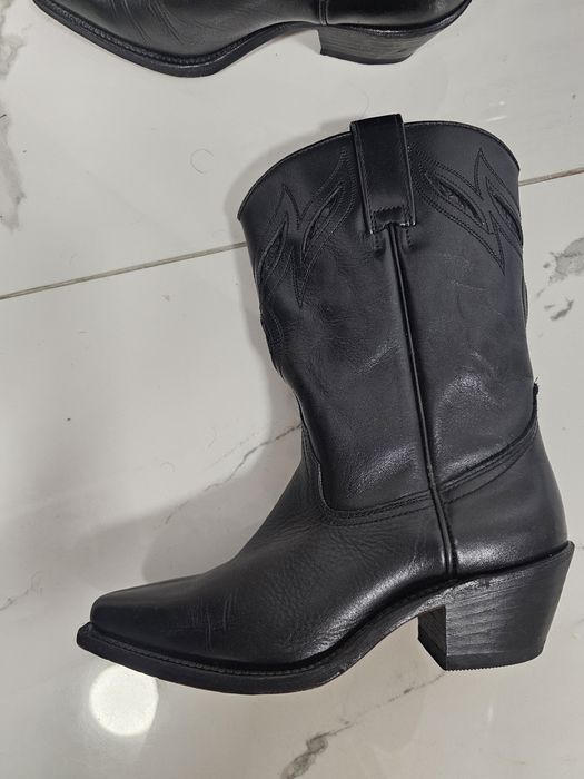 Шкіряні трендові чоботи -казаки 36 р Sendra