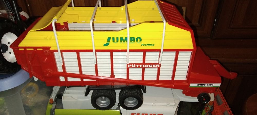 Bruder przyczepa samozbierajaca Pottinger