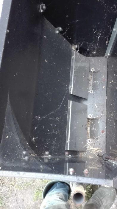 automaty paszowe dla trzody, karmniki dla świń tuczników loch