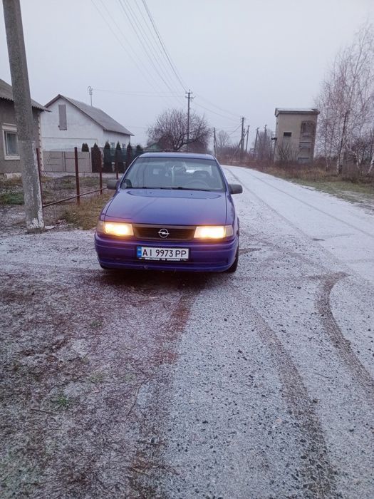Продам Опель вектра 1,8
