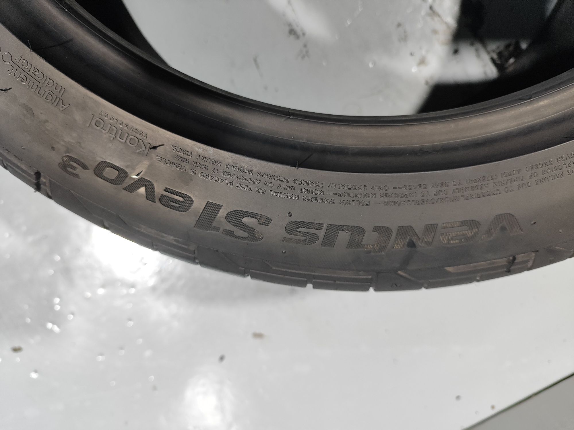 2 pneus semi novos 215-45R17 Hankook - Oferta dos Portes